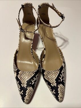 Ann Taylor Pointed Toe Ankle Strap Pumps in Black & Cream Snake Print Size 7.5